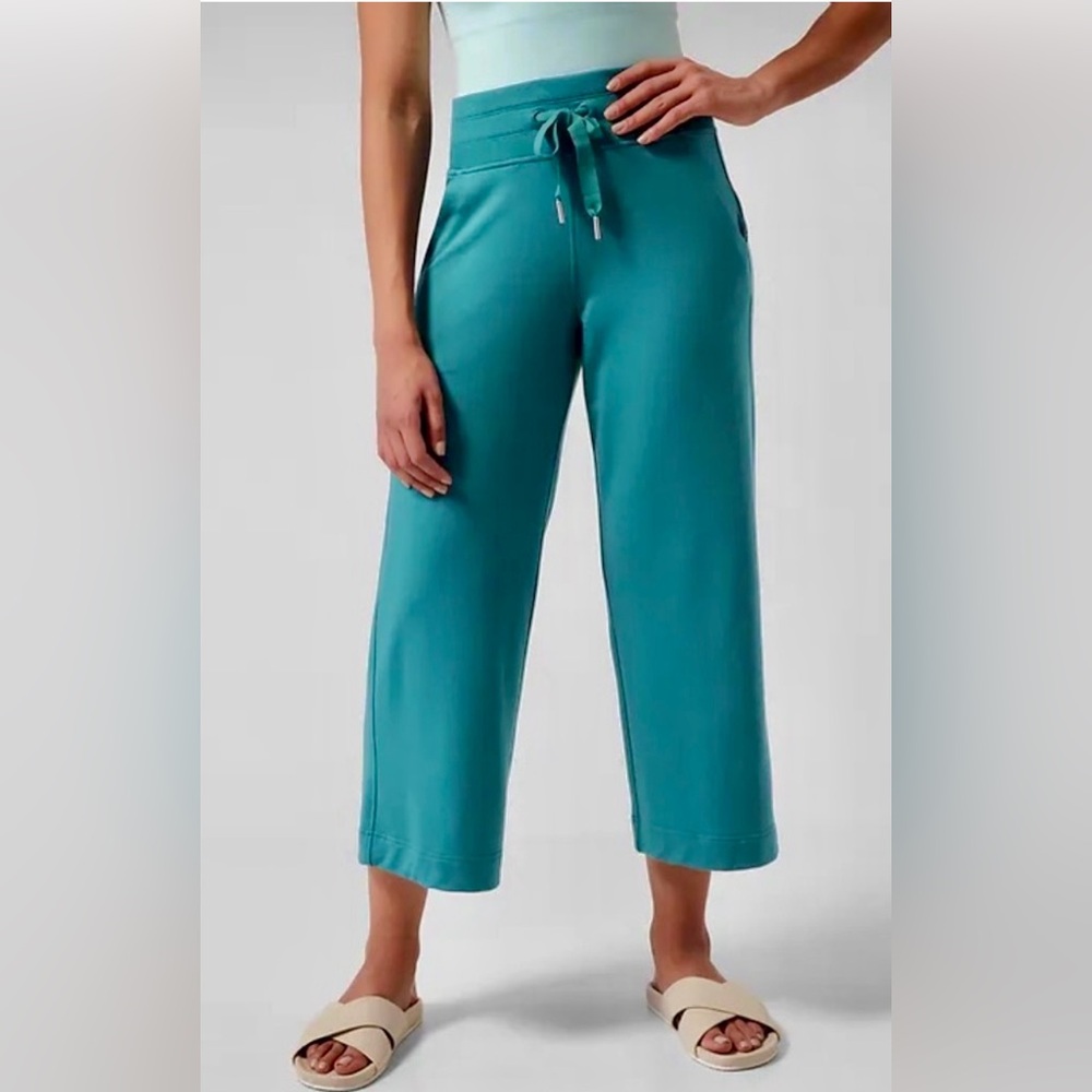 * New Athleta Balance Wide Leg Crop Sweatpants SZ Small Petite *